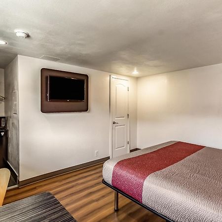 Motel 6 Elizabeth Nj Newark Liberty Intl Airport Eksteriør billede