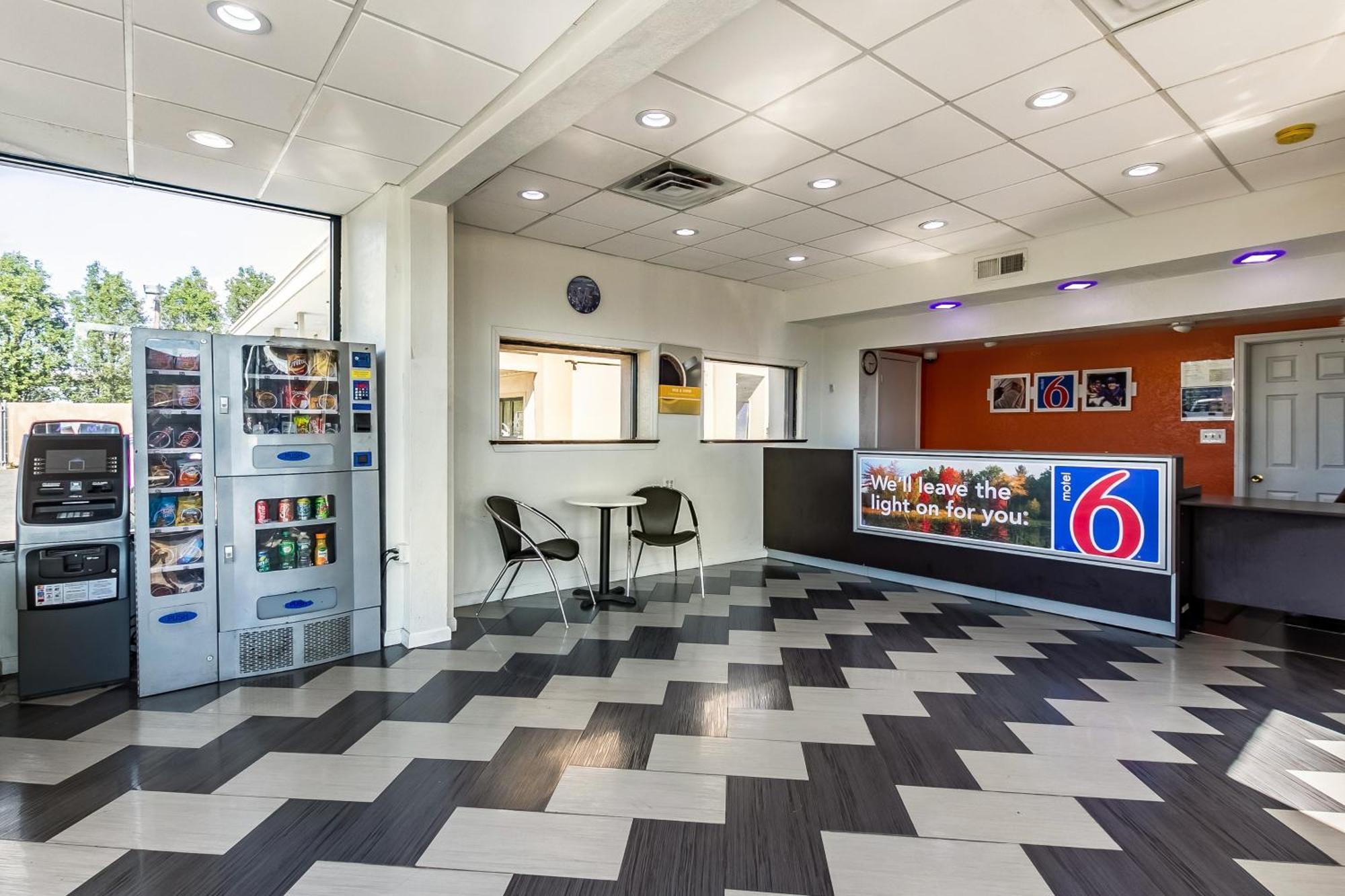 Motel 6 Elizabeth Nj Newark Liberty Intl Airport Eksteriør billede