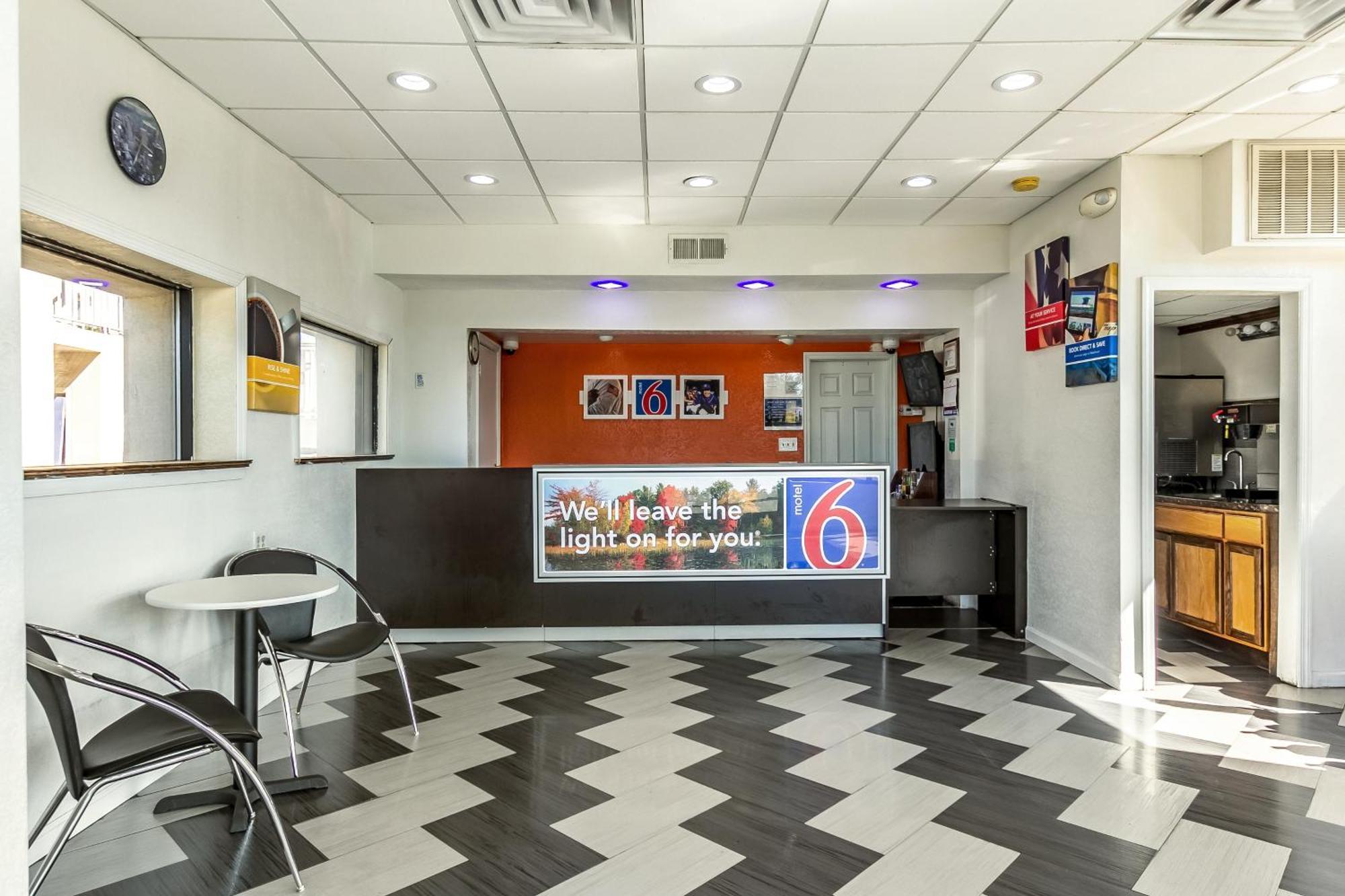 Motel 6 Elizabeth Nj Newark Liberty Intl Airport Eksteriør billede