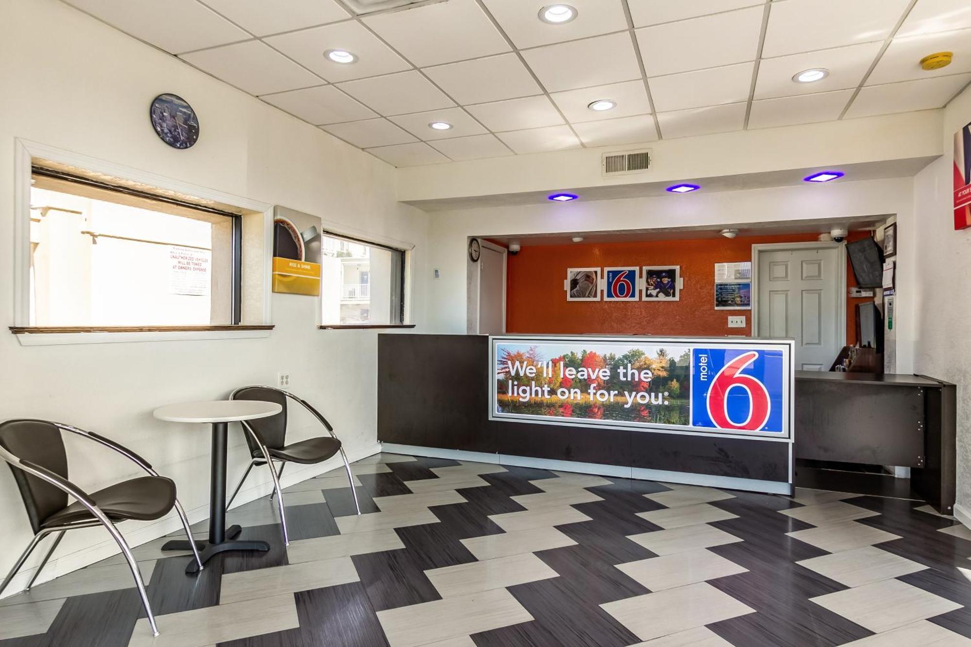 Motel 6 Elizabeth Nj Newark Liberty Intl Airport Eksteriør billede